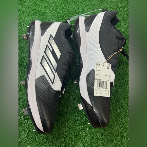 adidas Other - adidas‎ Icon 8
Core Black Silver Metallic Cloud White Size 15
